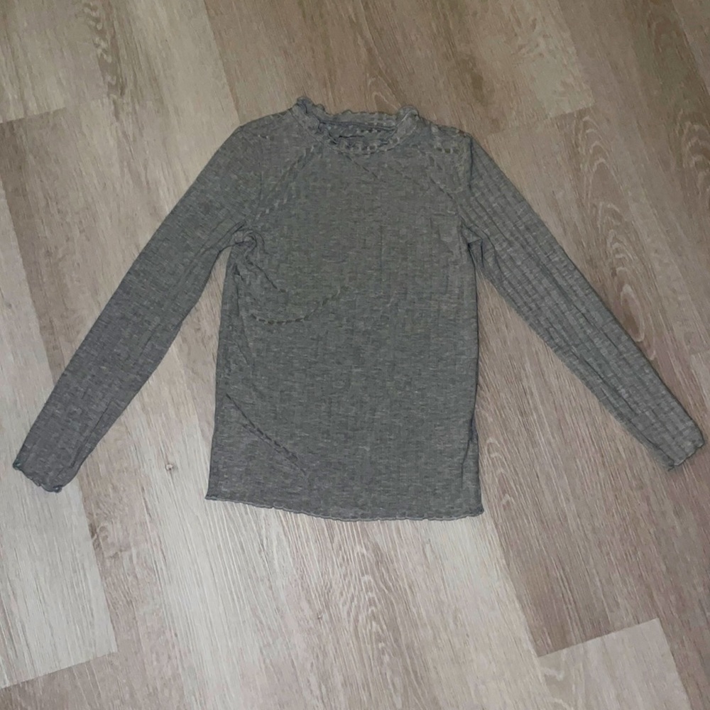 Amazon essentials L/G 10 long sleeve shirt